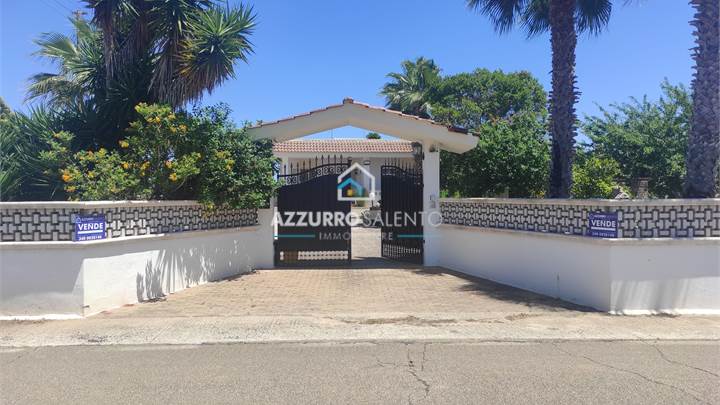 Tricase – Villa con giardino 